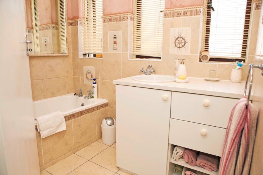 8 Bedroom Property for Sale in Fish Hoek Western Cape